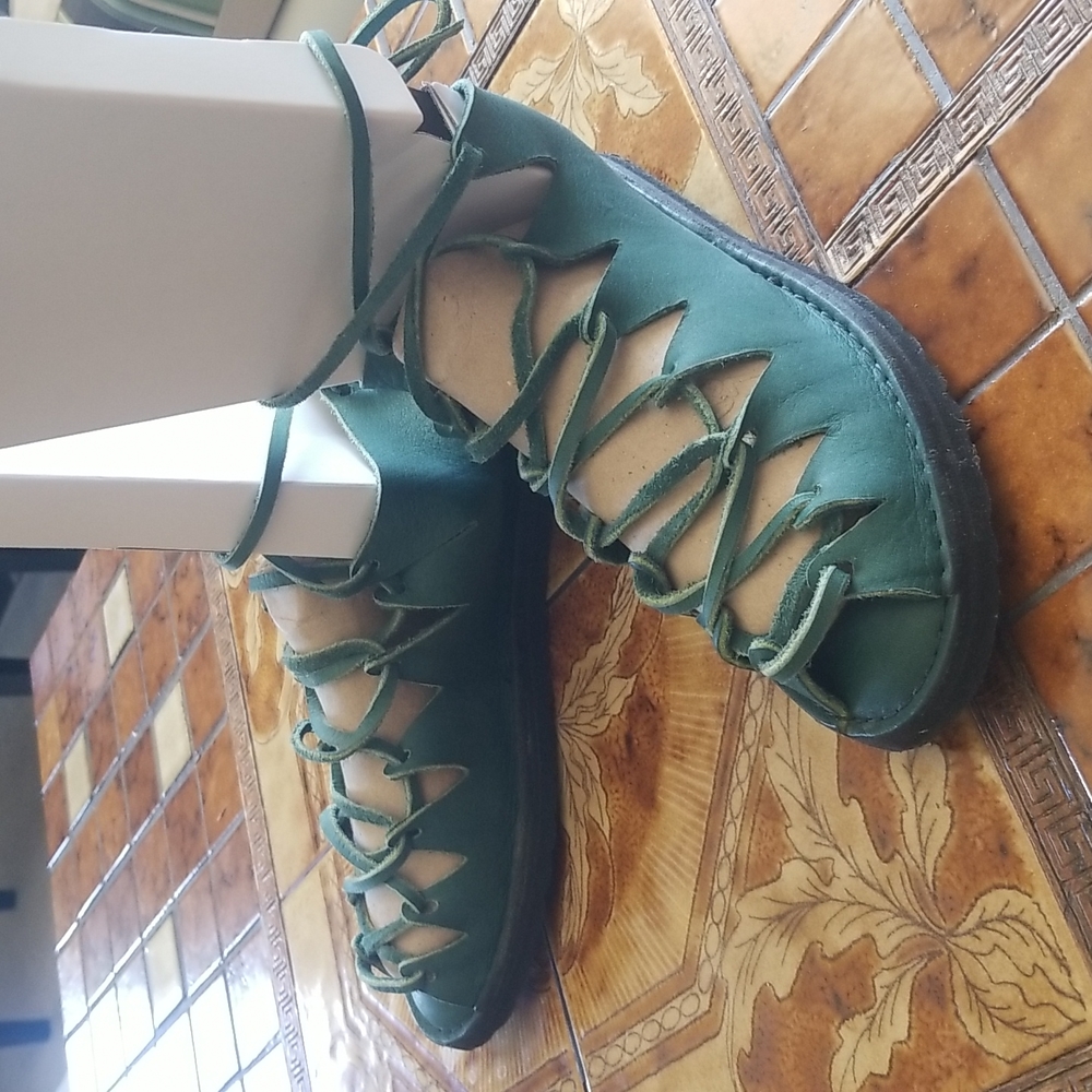 Unique Rustic Small Batch Sandals Nib - image 1